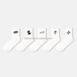 Calcetines Personalizados - Personalización Gratuita, Colores Sólidos, Algodón Premium, Perfectos para el Uso Diario de Hombres y Mujeres - Product Image 1