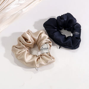 Élastique à cheveux en soie de mûrier 100% pure, couleur unie, avec logo brodé personnalisé PT40172 - Product Image 3