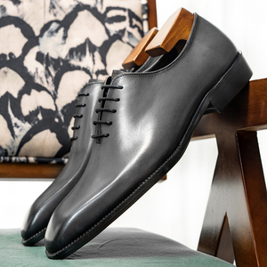 Nuevos Zapatos de Hombre de Alta Gama en Cuero Genuino, Zapatos de Vestir Oxford con Punta Cuadrada y Detalles Tallados en Cuero - Product Image 2