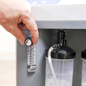 Concentrador de Oxígeno Médico Longfian de Flujo Dual Ajustable de 10L, para Uso en Centros de Rehabilitación y Residencias de Ancianos - Product Image 5