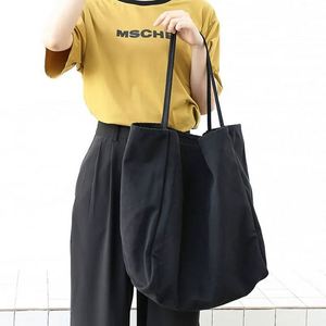 Sacs fourre-tout noirs tendance, sacs de shopping personnalisés avec logo, sacs à bandoulière en toile pour la vente en gros - Product Image 3