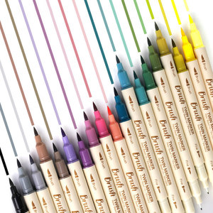 <span class=keywords><strong>Set</strong></span> di Pennarelli Morbidi a Doppia Punta Non Tossici, Penna Fine e Pennello per Calligrafia in Colori Retrò per Scuola e Aula - Product Image 1