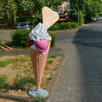 Fein gearbeitete, hochdekorative, handpolierte Eiscreme-Skulptur für Freizeit-Food-Parks im süßen Stil als Kunstdekoration