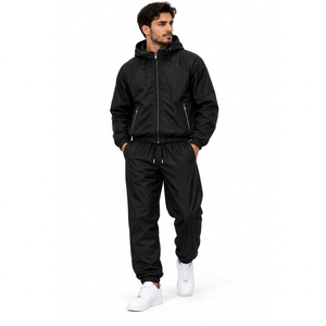 Ensemble de survêtement noir pour homme avec veste coupe-vent zippée et pantalon de jogging, tenue décontractée et sportive en deux pièces - Product Image 1