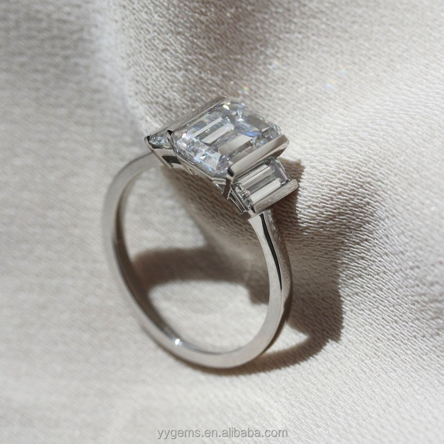 หินข้างบาแกตต์สีขาว