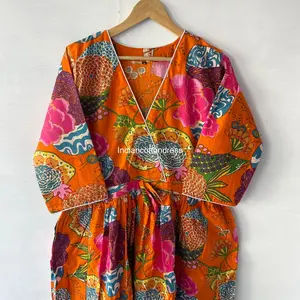 Vestido hecho a mano de algodón con estampado de bloques de uso regular para niñas y mujeres Estilo dulce disponible a precio mayorista para exportación - Product Image 2