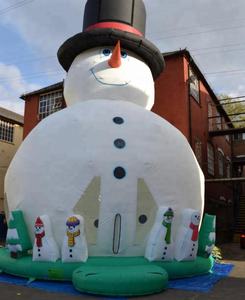 2020 عيد الميلاد في الأماكن المغلقة في الهواء الطلق الأبيض تفجير نطاط خيمة على شكل قلعة رجل ثلج قابل للنفخ الحارس للبيع - Product Image 2