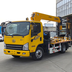 Camion léger 4x2 à prix d'usine avec grue à flèche articulée et grue montée sur camion avec accessoire tarière pour l'installation de poteaux électriques - Product Image 5