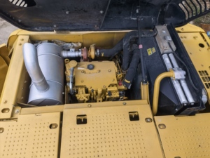 Pompe pour pelle hydraulique sur chenilles 313GC, poids opérationnel 12 tonnes, moteur Cummins, modèle 2023, capacité de la benne 1,7 m³ - Product Image 6