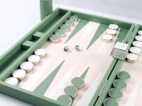 Jeu de Backgammon Vert de 23 Pouces en Cuir Véritable, Grand Modèle de Tournoi, avec Pions, Jetons et Dés en Bois et Métal Personnalisés