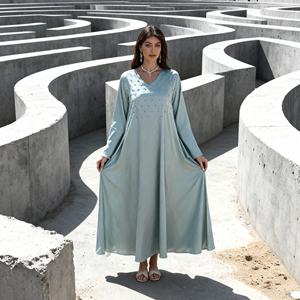 Robe Abaya en Polyester avec Strass Thermocollants Style Dubaï de Luxe pour Femmes Musulmanes, Personnalisée, Élégante, Vente en Gros - Product Image 1