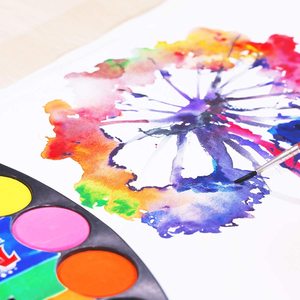Palette de peinture d'artiste <span class=keywords><strong>aquarelle</strong></span> 12 couleurs avec pinceau <span class=keywords><strong>à</strong></span> peinture fournitures de coloriage <span class=keywords><strong>à</strong></span> l'eau outils d'art d'apprentissage précoce pour les enfants - Product Image 4