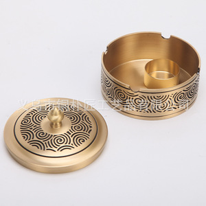 Brass ashtray with lid, suitable for home use, living room, office, stylish and simple design, airtight, creative and unique - Product Image 3
