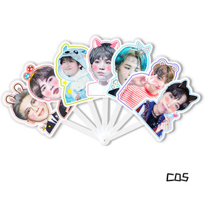 Abanico Plegable de PVC de los Ídolos de Kpop Jhope y <span class=keywords><strong>Jimin</strong></span>, Diseño de Dibujos Animados, Bonito Abanico de Plástico Plegable, Artículos de Verano, Regalo para Fans de Jin, V, RM, <span class=keywords><strong>Jimin</strong></span> y Suga - Product Image 5