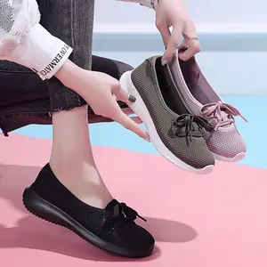 2022 المرأة شقة مريحة أحذية لوفر القوس عقدة ضوء لينة حذا فردي للسيدات المشي مع تنورة