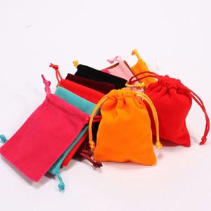 Petit sac cadeau en velours avec cordon de serrage, pochette multi-usages pour bijoux, peigne, miroir, souvenirs, tissu doux, impression de logo personnalisée, vente en gros - Product Image 1