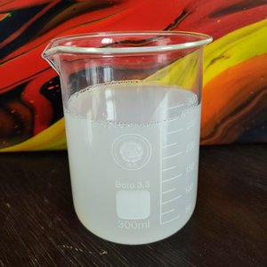 Agente Absorbente de Humedad Weiduo, Agente de Acabado para Telas Líquido Viscoso Blanco No Iónico de Secado Rápido (20% de Pureza), Barril de Pegamento de 120 kg - Product Image 1