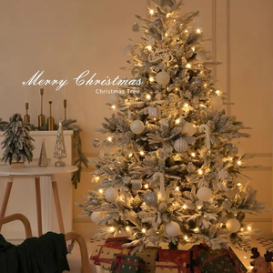 Árbol de Navidad Artificial Grande y Moderno de Alta Calidad, Base Blanca con Nieve, Características Personalizadas, Venta al por Mayor - Product Image 1