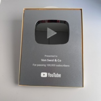 Trophée personnalisé en argent métallique pour médias sociaux, plaque élégante en miroir