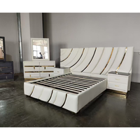 Usine de Dongguan à vendre : Nouveauté – Ensemble de mobilier de luxe pour chambre à coucher avec lit rembourré, table de chevet et coiffeuse avec miroir