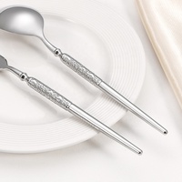 Haute qualité 18/10 acier inoxydable martelé poignée couverts ensemble de luxe mariage argenterie couteau fourchette cuillère couverts ensembles pour
