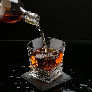 2021 Amazon Hot 2021 Amazon Hot Selle Whiskey Gift Set Whiskey Glass And Stones Granite Chilling Whiskey Rocks Bourbon Gift Box Set