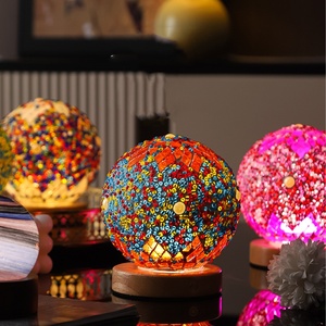 Maroc Style 3D Veilleuse Personnalisé Base En Bois Verre Saturne Cristal Coloré LED Mini Planétaire Mosaïque Rougeoyant Alimenté Par Batterie - Product Image 1