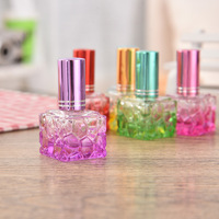 Flacon de parfum carré de 10 ml avec bouchon à vis, flacon échantillon, vaporisateur à fine brume, flacon en verre avec diffuseur à roseaux