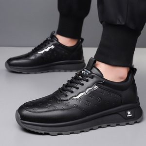 Baskets décontractées blanches pour hommes, chaussures de sport en cuir à lacets et semelle épaisse pour les loisirs 9579 - Product Image 2