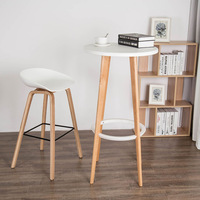 Tabouret de bar moderne en plastique avec dossier bas, pieds en bois massif, repose-pieds, pour intérieur/extérieur, salle à manger, cuisine, restaurant, café, bar à domicile