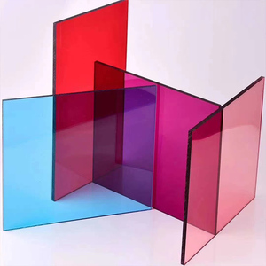 Feuille décorative moderne en plastique solide de 4x8 pieds en <span class=keywords><strong>polycarbonate</strong></span> rouge anti-rayures pour <span class=keywords><strong>cloison</strong></span> extérieure de garde-corps - Product Image 1
