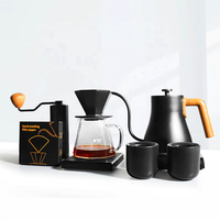 Juego de Regalo de Café de Lujo Portátil con Estuche de Cuero, Hervidor Eléctrico Gooseneck, Molinillo Manual y 2 Tazas para Viajes y Actividades al Aire Libre
