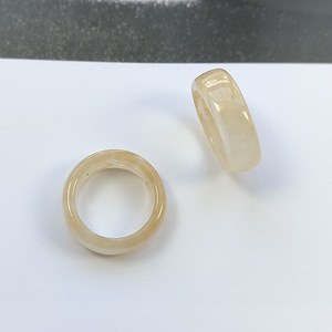 Anello in Resina Acrilica Trasparente Colorata con Forme Geometriche, Anello Personalizzato Stile Ins Taglia Unica, Anello da Dito - Product Image 4