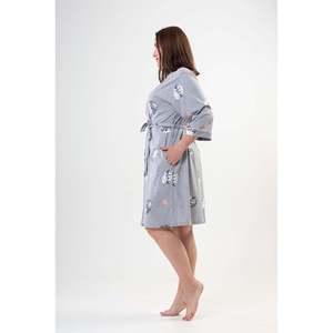 ชุดคลุมไหมพรมสำหรับผู้หญิงไซส์ใหญ่ พิมพ์ลายเม่นและหัวใจ สีเทา สำหรับใส่นอน - Product Image 2