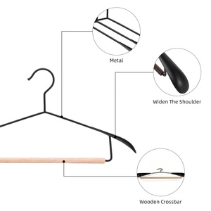 Cintres en métal en gros, épaules larges, en bois massif, en fer, sans trace, luxe, <span class=keywords><strong>gain</strong></span> <span class=keywords><strong>de</strong></span> <span class=keywords><strong>place</strong></span>, <span class=keywords><strong>cintre</strong></span> pour costume, <span class=keywords><strong>pantalon</strong></span>, manteau, vêtements avec barre en bois - Product Image 3