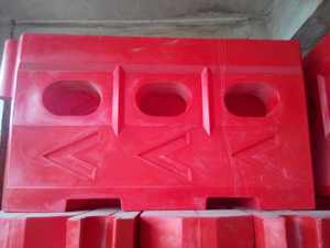 Barriera di sicurezza stradale in plastica rossa per Rotomolding pieno d'acqua - Product Image 5