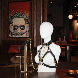 Set di imbracature bondage con punte all'ingrosso, con guinzaglio, regolabile, per coppie, in pelle PU, con imbracatura pettorale a punte - Product Image 1