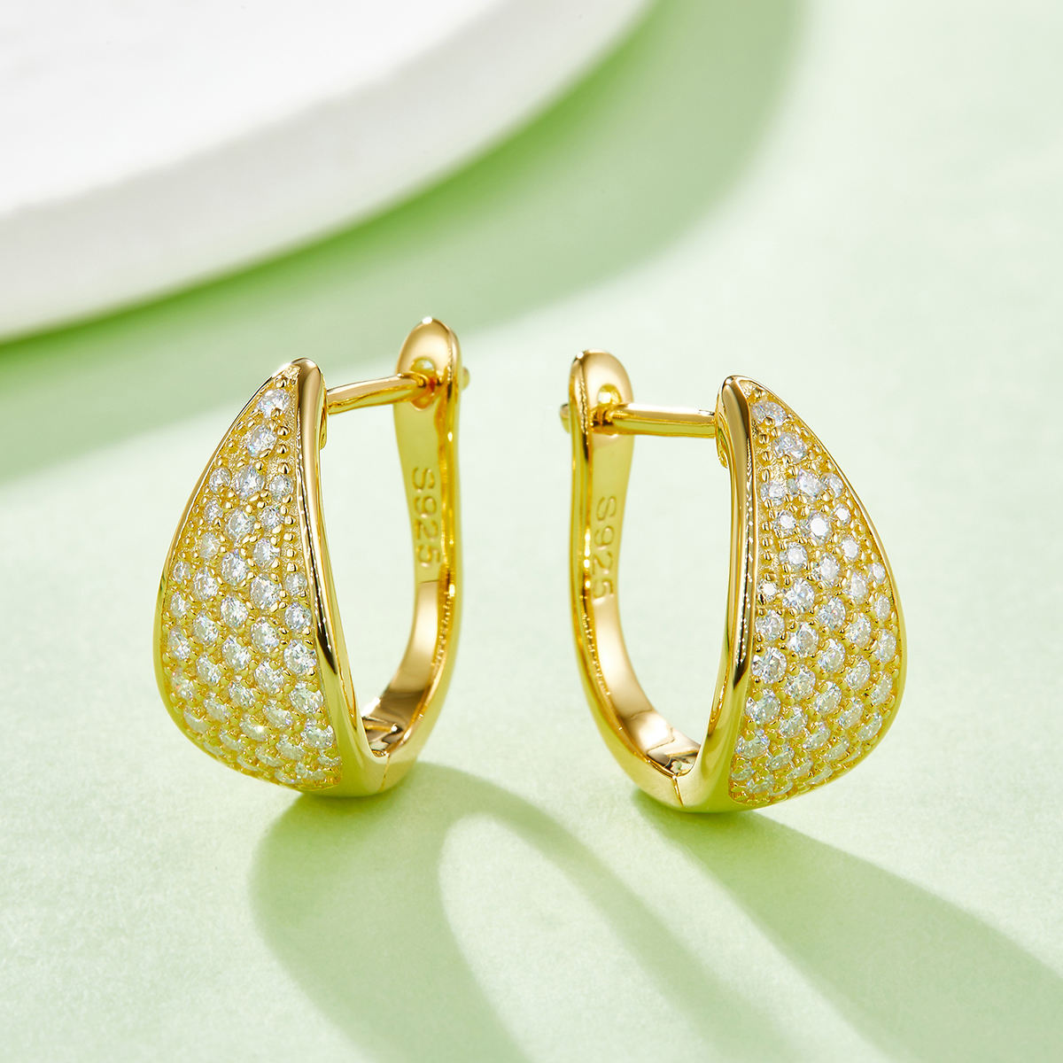 สีเหลือง