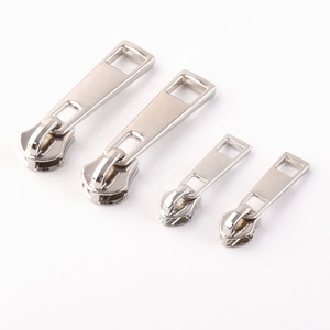 Deslizador de Cremallera Metálico de Alta Calidad con Bloqueo Automático, Chapado en Aleación de Zinc, Sin Níquel, con Patrones de Estrella, Corazón y Mariposa, Logotipo Personalizado - Product Image 4