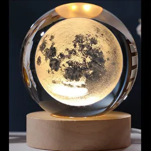 Lampe de nuit créative personnalisée K9 Art système solaire lumineux ciel lune cristal 3d boule avec base de support en bois 7 couleurs