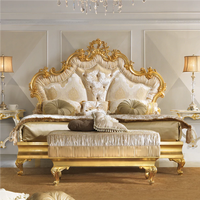 Ensemble de lit en bois de hêtre sculpté avec feuille d'or de luxe, meubles de chambre classiques en bois massif
