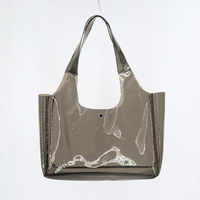 Sac fourre-tout en PVC semi-transparent brillant gris fumé, sac de transport en vinyle à fermeture ouverte, logo personnalisé OEM, sac d'été imperméable