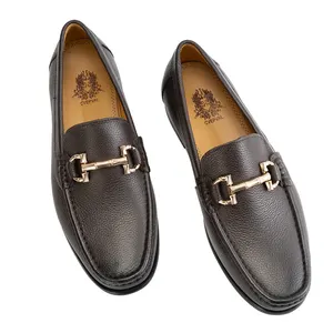 Ultimo design fibbia in metallo scarpe casual in pelle da uomo fondo morbido nero di alta qualità in vera pelle all'ingrosso