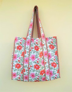 Sac fourre-tout en coton matelassé de luxe à imprimé floral, écologique, fait main, style bohème, sac de voyage, sac à bandoulière, sac de shopping avec fermeture éclair - Product Image 1