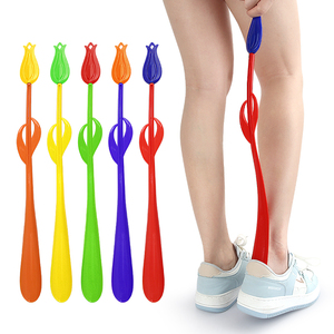 Extracteur de chaussures tulipe avec poignée étendue pour femmes âgées et enceintes sans squat ni courbure en plastique durable - Product Image 1