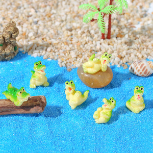 Accesorios decorativos de resina con forma de cocodrilo en miniatura, para decoración de paisajes DIY, unisex de 7 a 12 años - Product Image 1