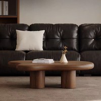 Table basse en bois massif brun irrégulier de style européen pour salon