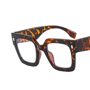 Monture de Lunettes Femme Carrée Personnalisée, Tendance, Style « Rice Nail », Anti-Lumière Bleue - Product Image 4