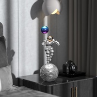 Sculpture d'astronaute luxueuse en acier inoxydable, style moderne abstrait industriel, pour décoration de bureau et de maison, célébrations d'anniversaire, Master Huang