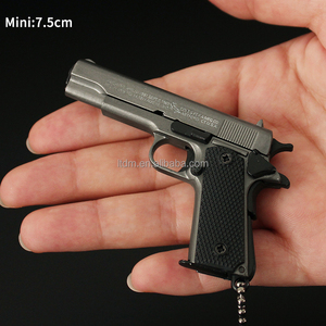 TikTok No Fire 70mm Mini Metalen Pistoolmodel Speelgoed Holster Pistoolvormig <span class=keywords><strong>Colt</strong></span> 1911 Beretta Kogels Sleutelhanger Pistoolmodel jongens speelgoedwapens - Product Image 3